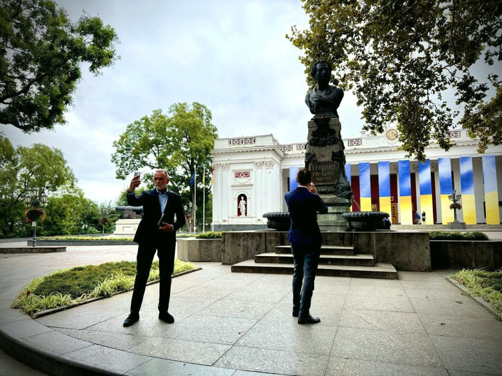 1752 image for slide