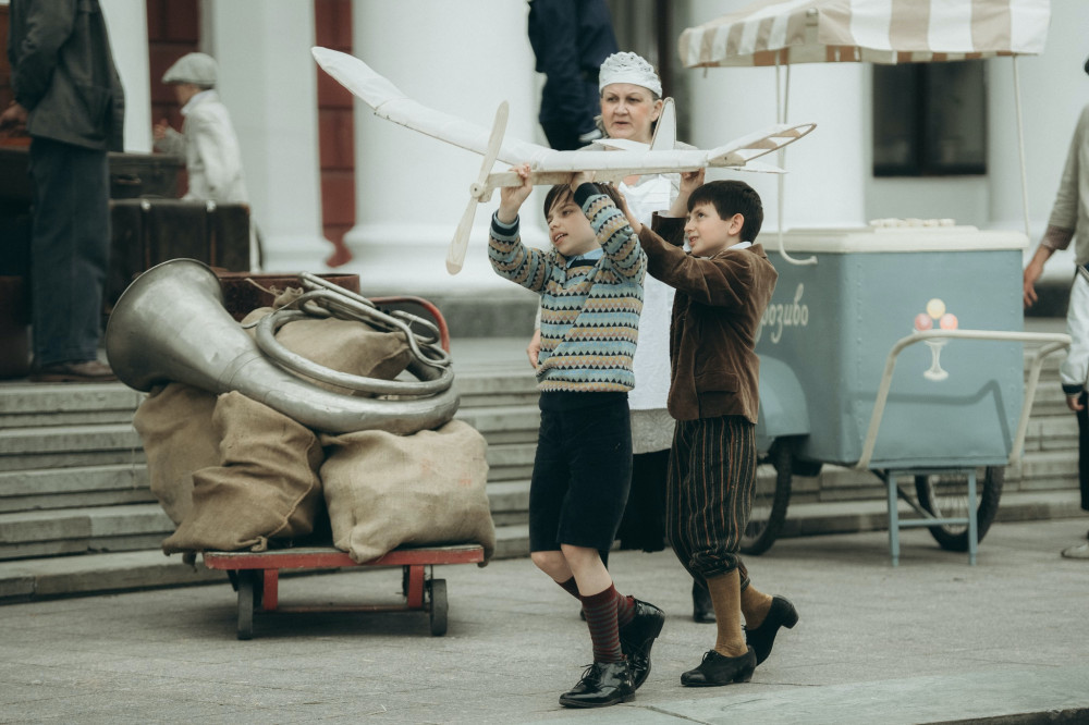 4373 image for slide